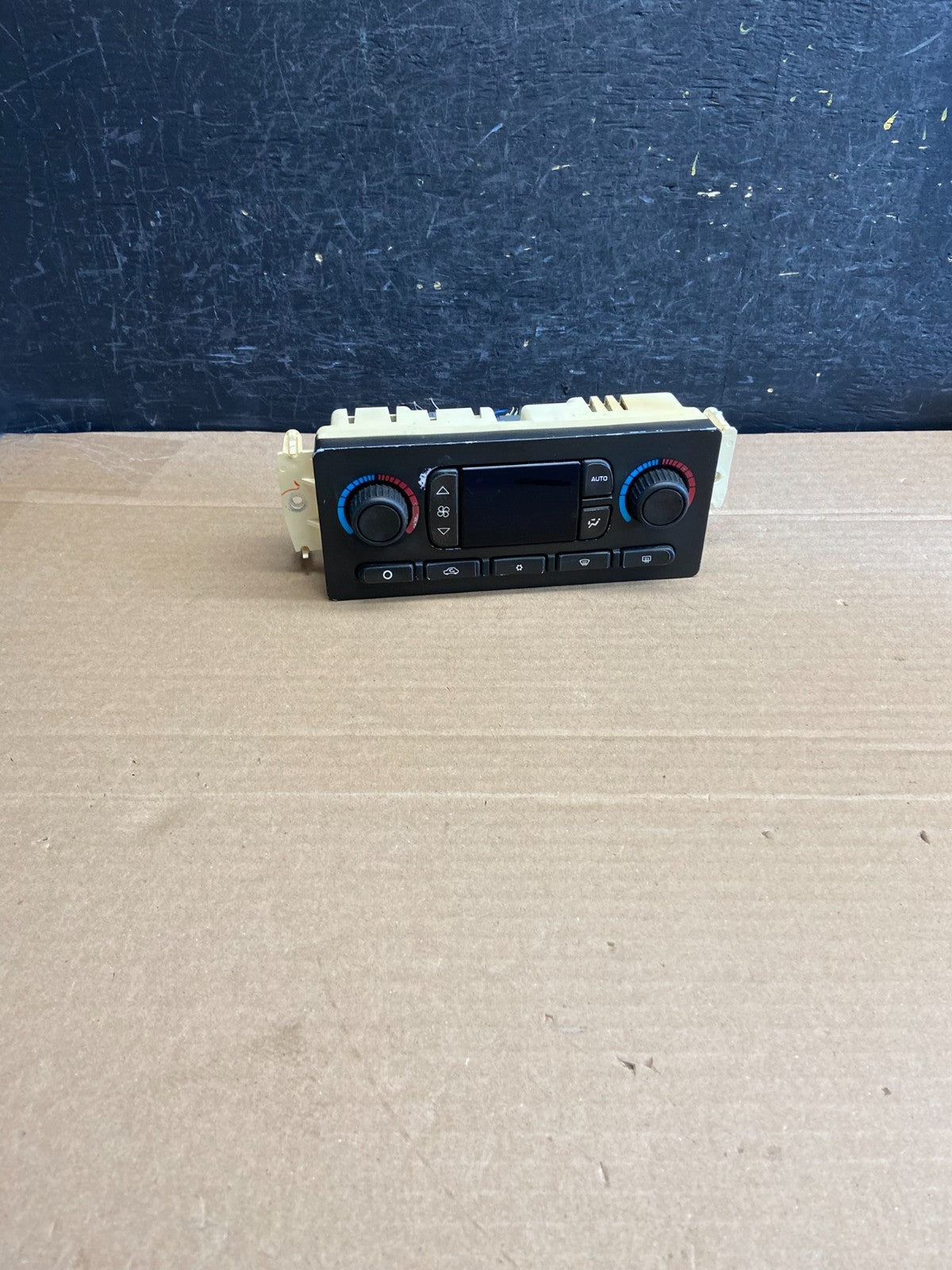 2003 to 2006 Chevrolet Silverado HVAC Heater Climate Control Module AG4995 DG0