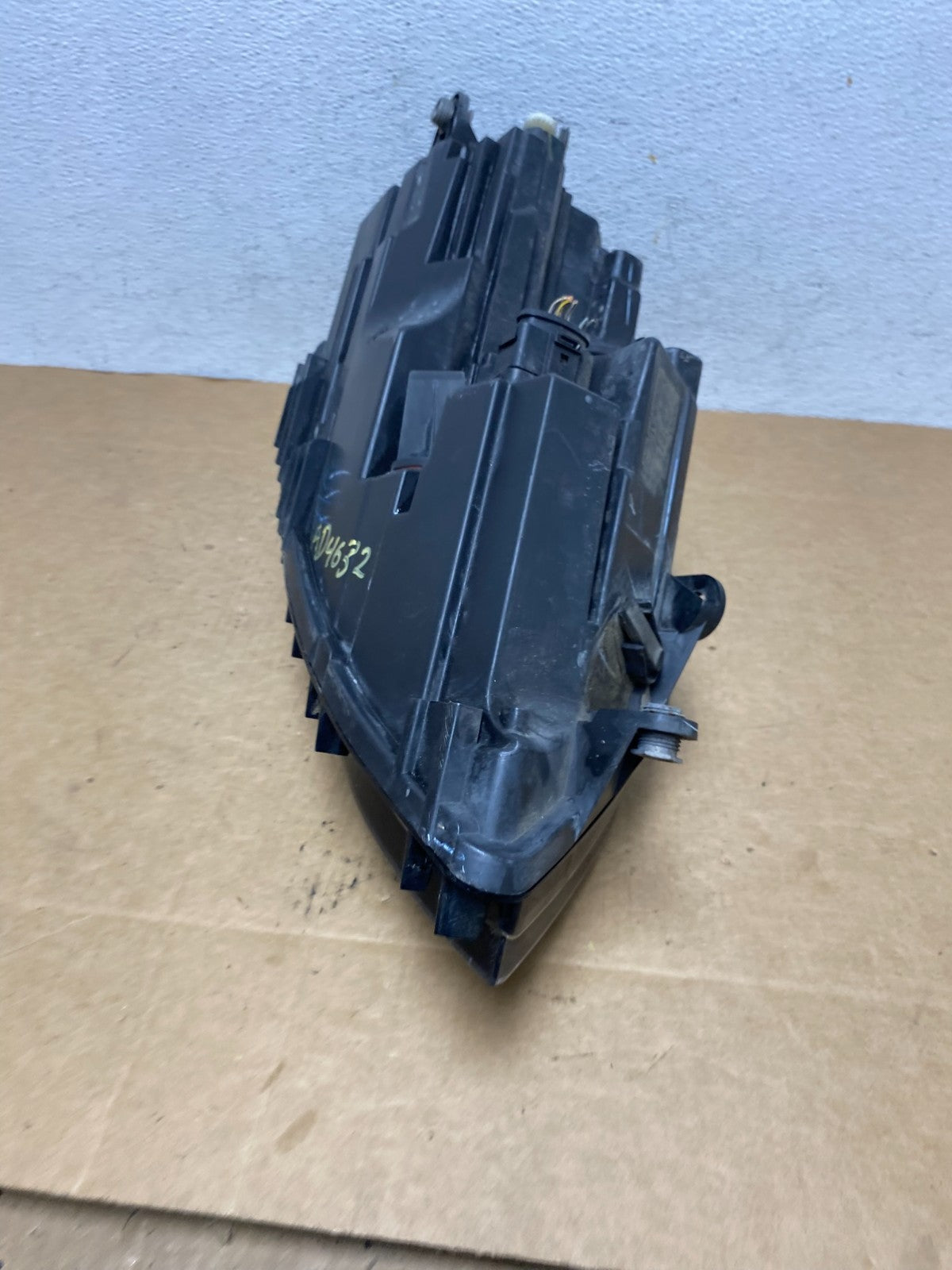 2011 to 2014 Volkswagen Jetta Left Driver LH Headlight Halogen AD4632 DW6