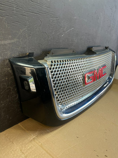 2002 to 2009 Gmc Envoy Front Upper Grill Grille AC9743 DW1