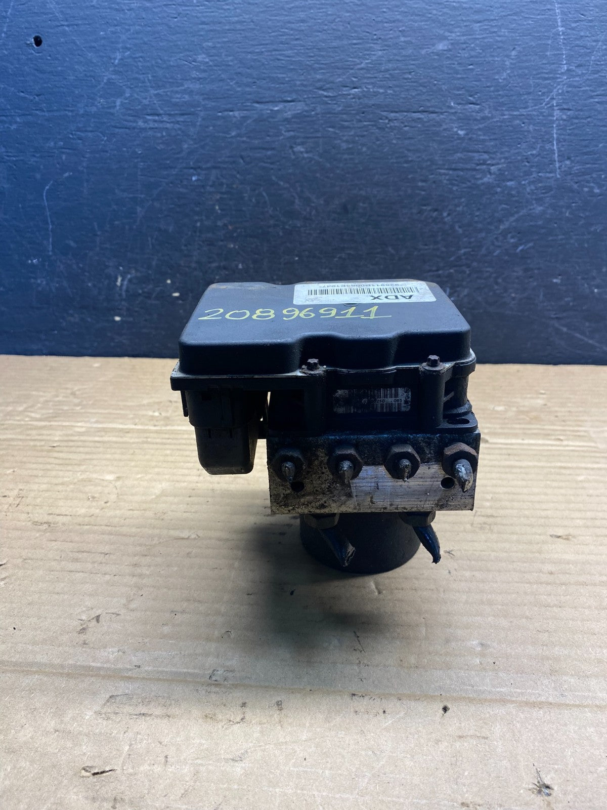 20896911 Chevrolet Tahoe 2011 ABS Anti-Lock Brake Pump Control Module AE6220 DW3