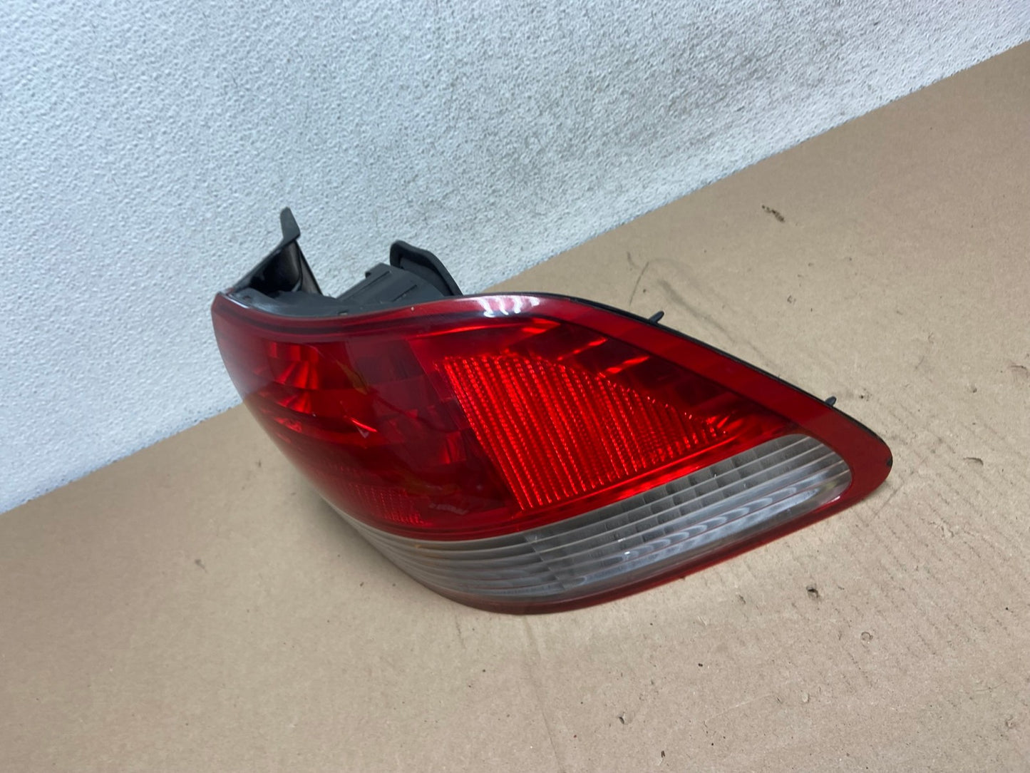2001 to 2002 Honda Accord Sedan 4door Right Passenger Tail Light AG6649 LK1
