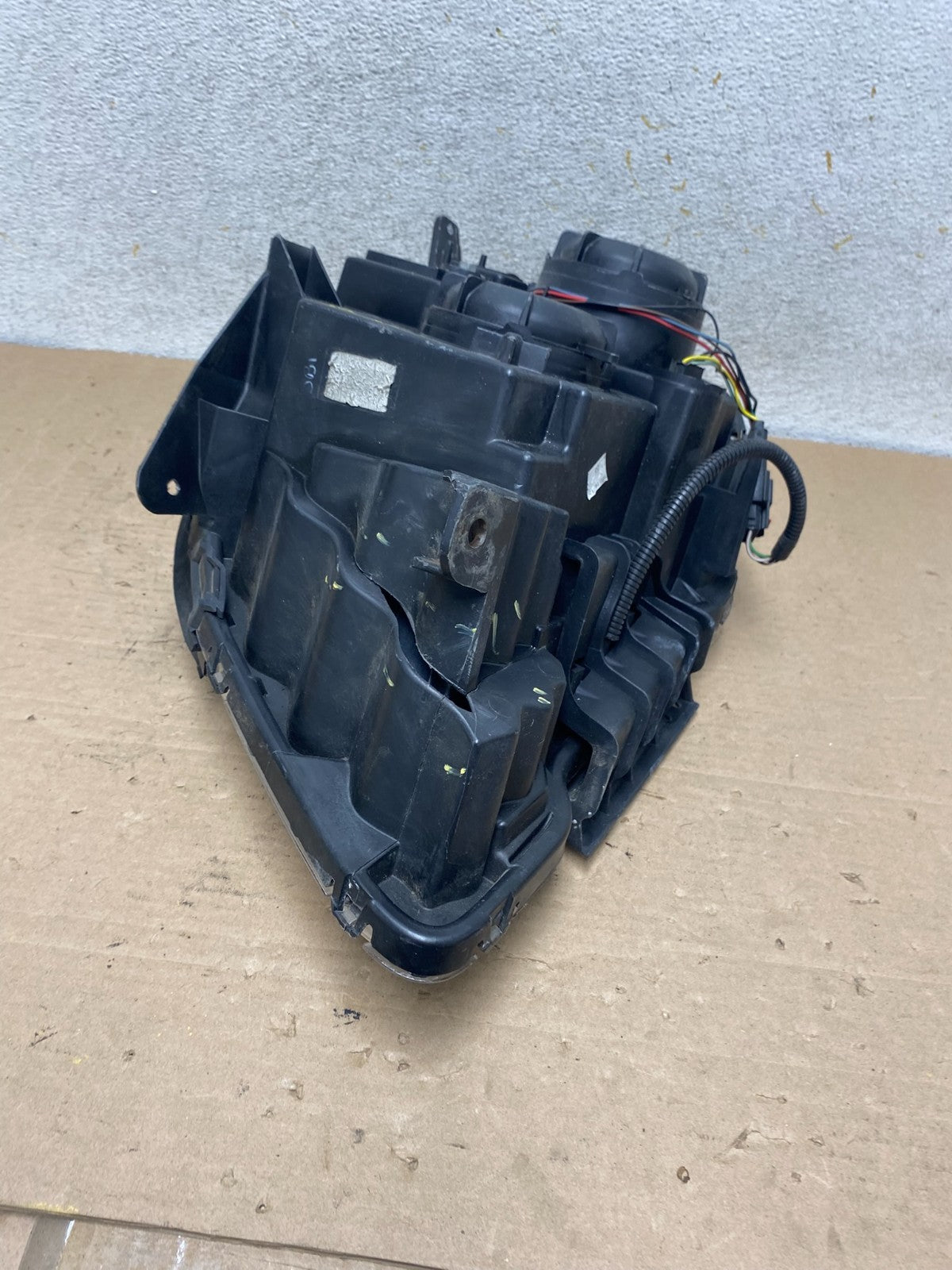 2010 to 2015 GMC Terrain Halogen Passenger Right Rh Side Headlight AI0898 DW10