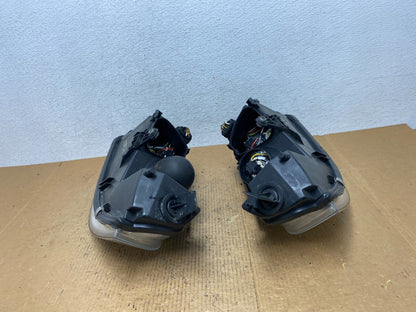 2001-2005 Volkswagen Passat Left+Right Set Headlights AE1467 DW10