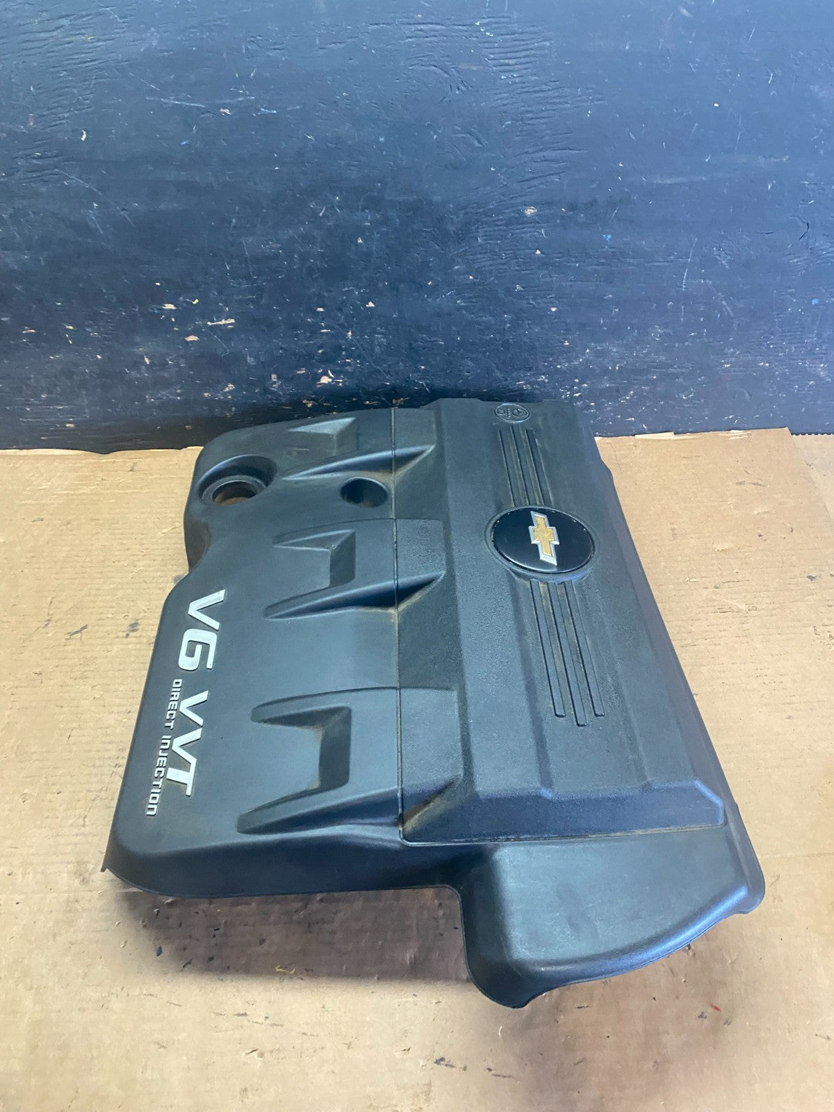 2010 to 2012 Chevrolet Equinox V6 VVT Plastic Engine Cover Shield S0572 DG2