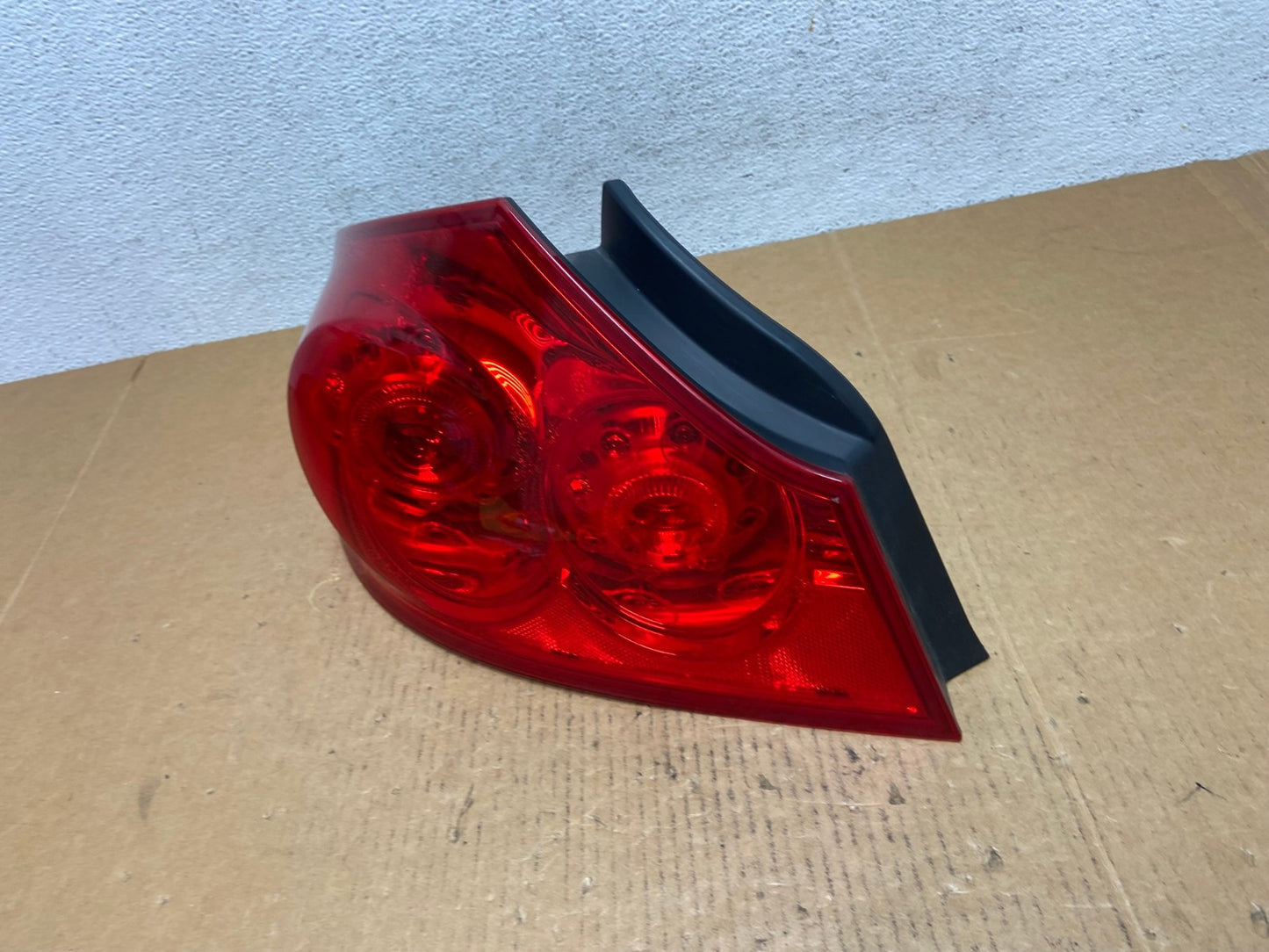 2007 to 2013 Infiniti G35 G37 Sedan Left Driver LH Side Tail Light AE0665 LK1