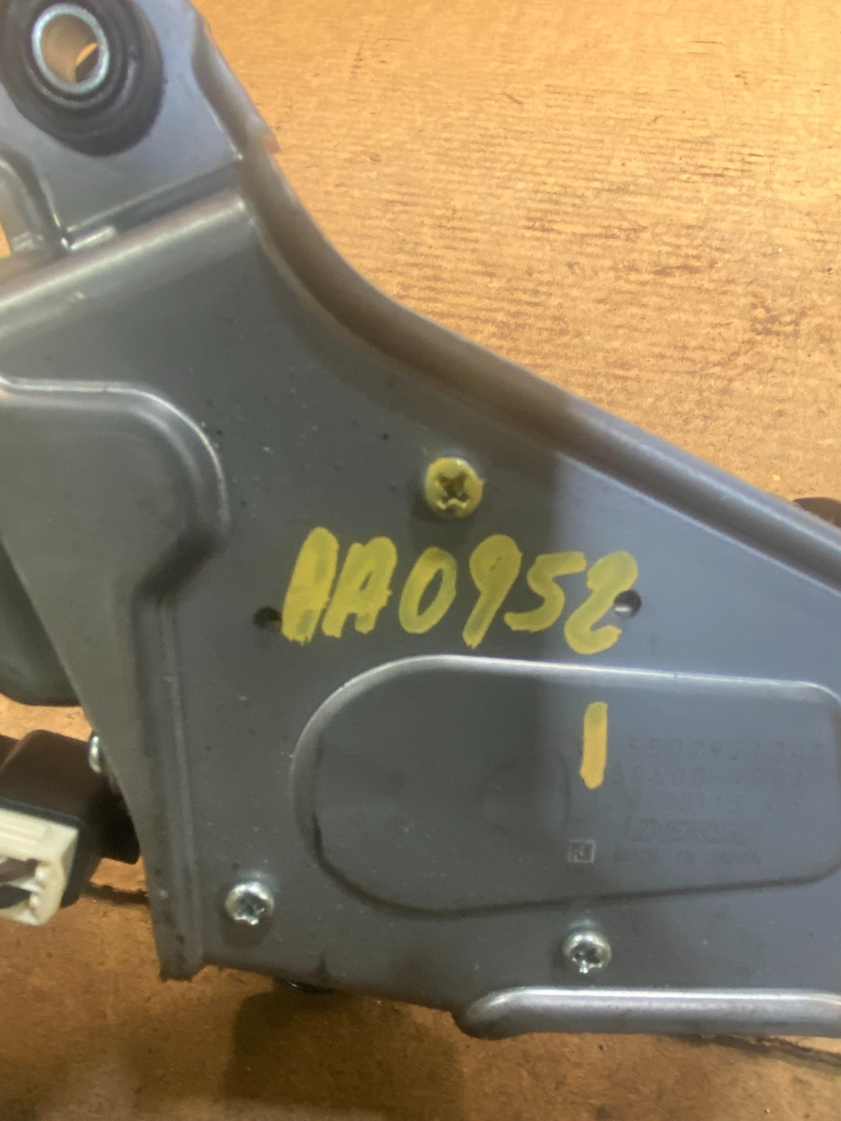 2014-2021 Dodge Durango  Tailgate Back Door Rear Wiper Motor Wiper aa0952 DG7