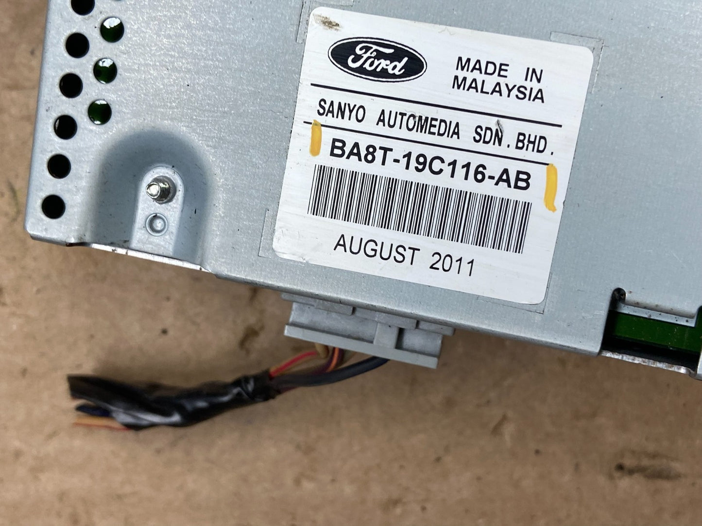2011-2012 Ford Flex Radio Information Display Screen OEM z0243 DG6