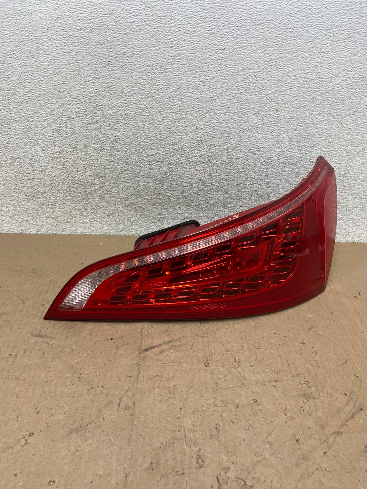2009 to 2012 Audi Q5 Right Passenger RH Side Tail light AG5308 LK0
