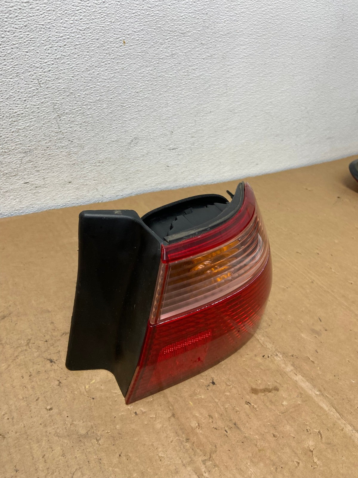 1998 to 2000 Honda Accord Sedan 4door Right RH Side Tail Light AD1217 LK2