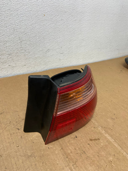 1998 to 2000 Honda Accord Sedan 4door Right RH Side Tail Light AD1217 LK2
