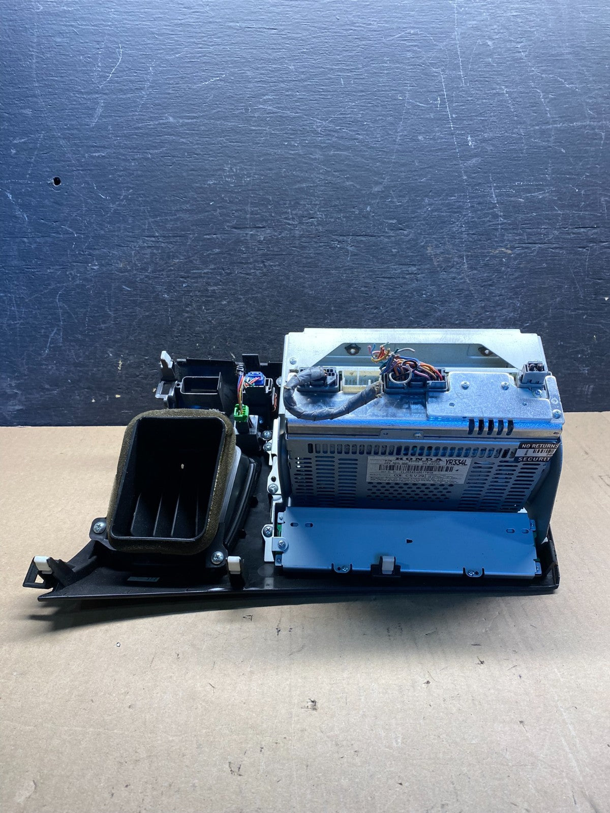 2006 - 2011 Honda Civic Radio AM/FM Climate Control Air Vent Bezel AI7211 DW3