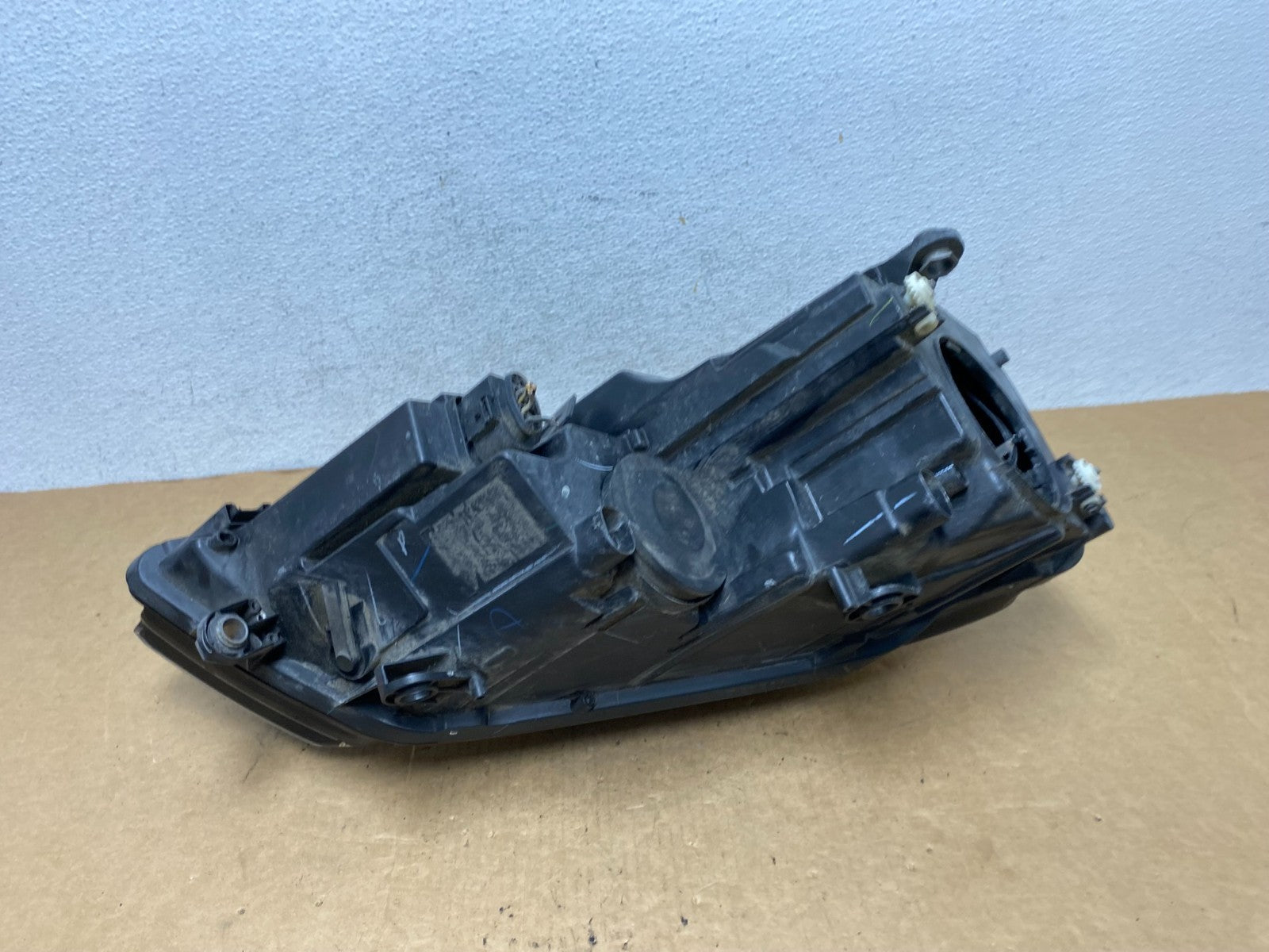2011 to 2014 Volkswagen Jetta Left Driver LH Headlight Halogen AD4632 DW5