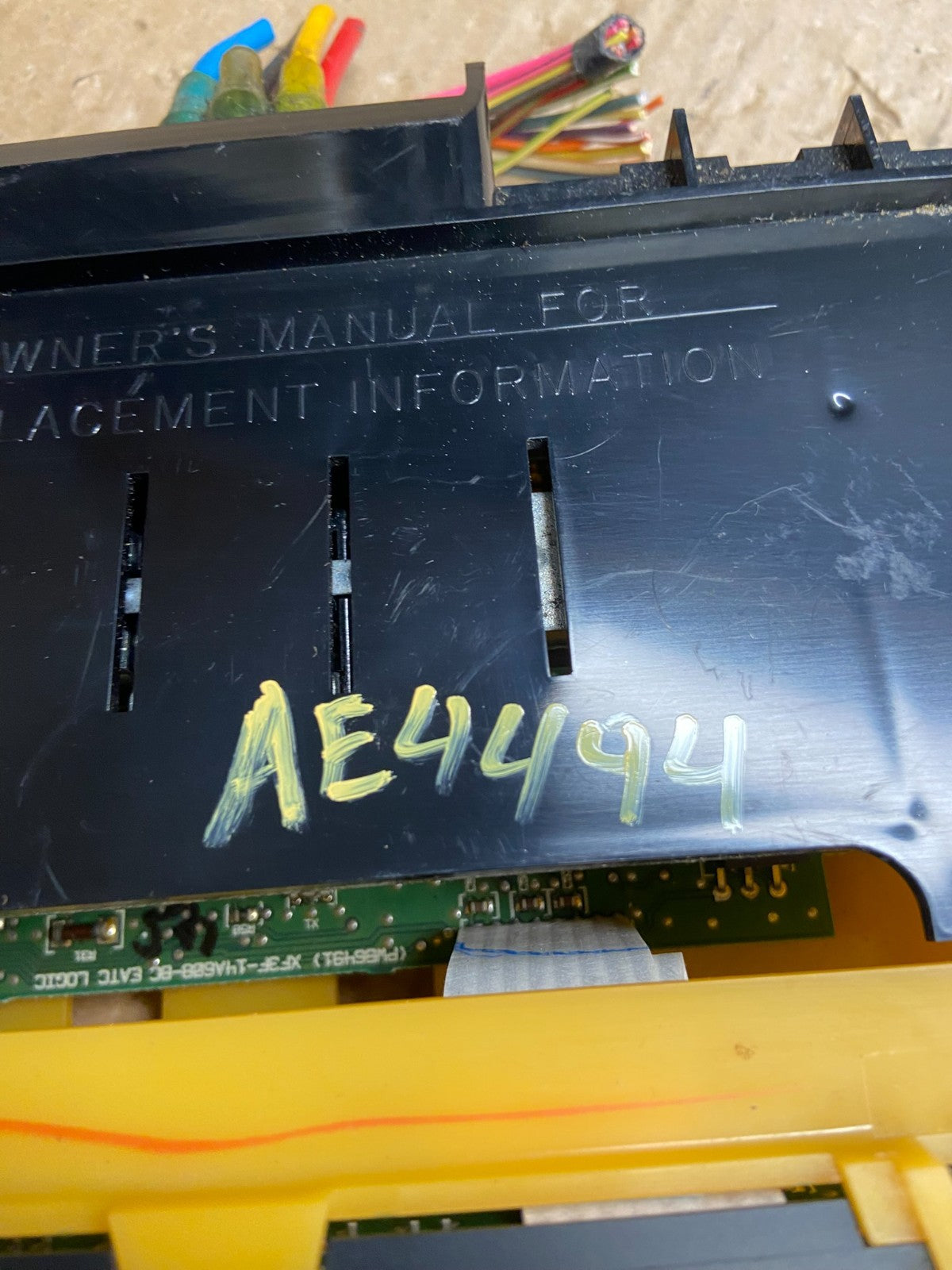 2003 to 2006 Lincoln Town Car Climate Control Panel AE4494 DG6