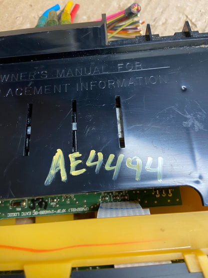 2003 to 2006 Lincoln Town Car Climate Control Panel AE4494 DG6