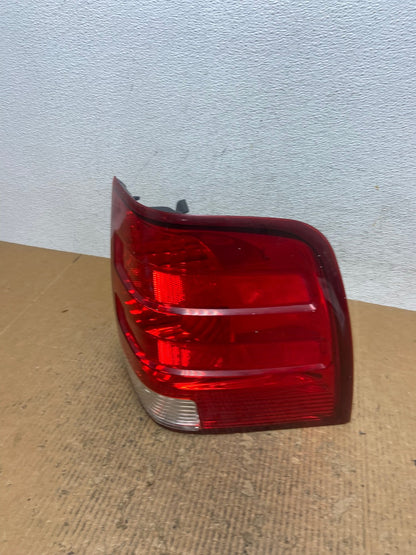 2003 2004 2005 2006 Ford Expedition Right Passenger Rh Tail light AE2870 LK0