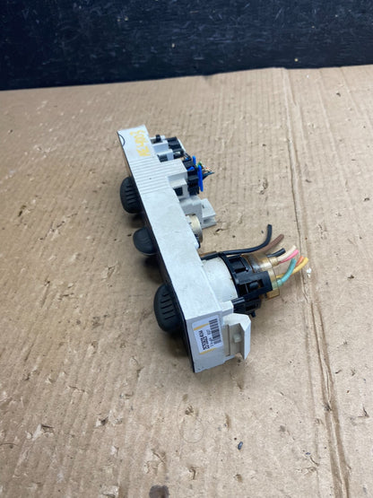 2001 - 2007 GMC Chevrolet Express 1500 Climate Control A/C AE4003 DG2