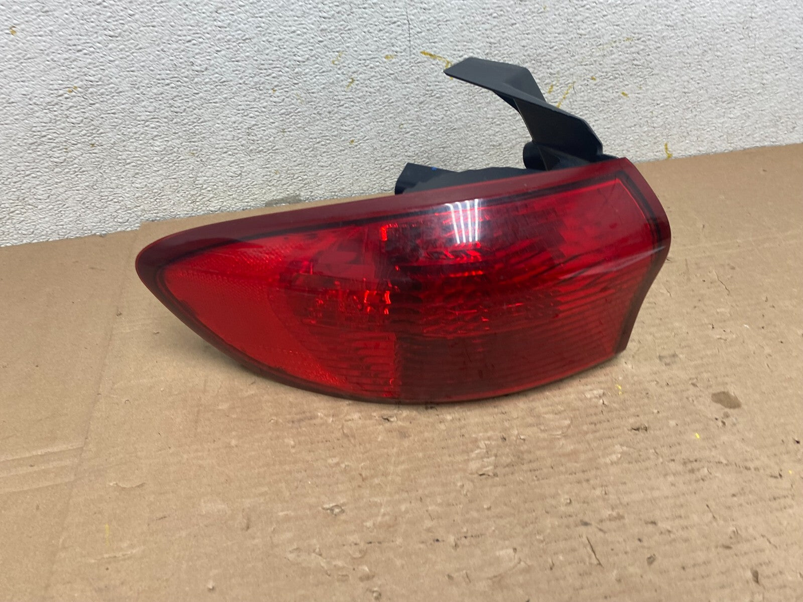 2006-2007 Subaru Tribeca B9 Left Driver Lh Side Tail Light Oem N7881 DW0