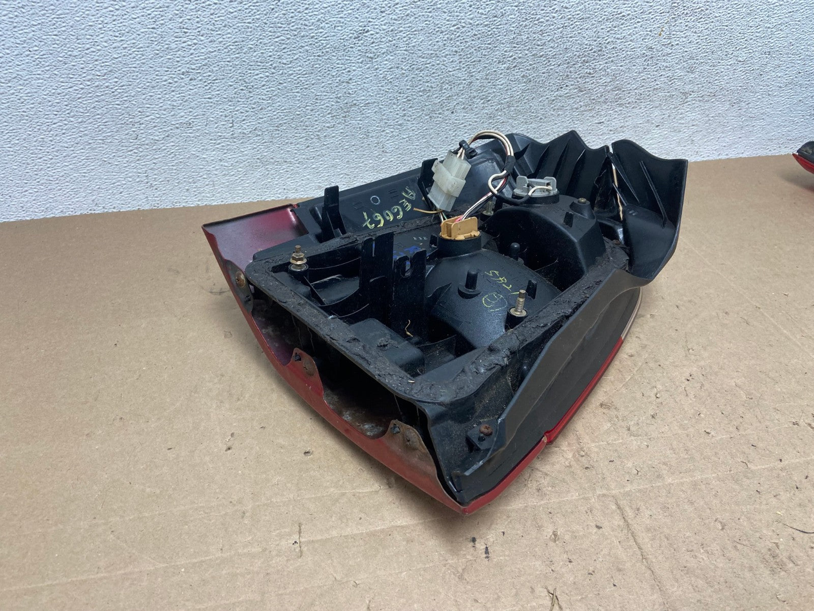 2001 - 2002 Subaru Forester Right Passenger RH Side Tail Light AE6067 LK5