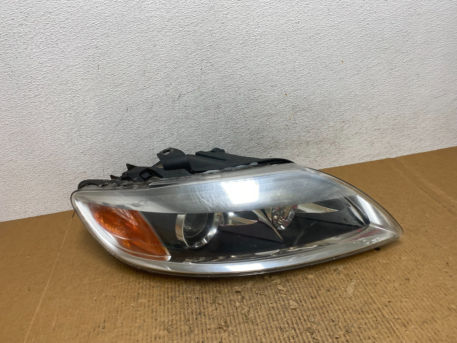 2007- 2009 Audi Q7 Right Passenger RH Side Xenon Hid Headlight AE2840 DW0