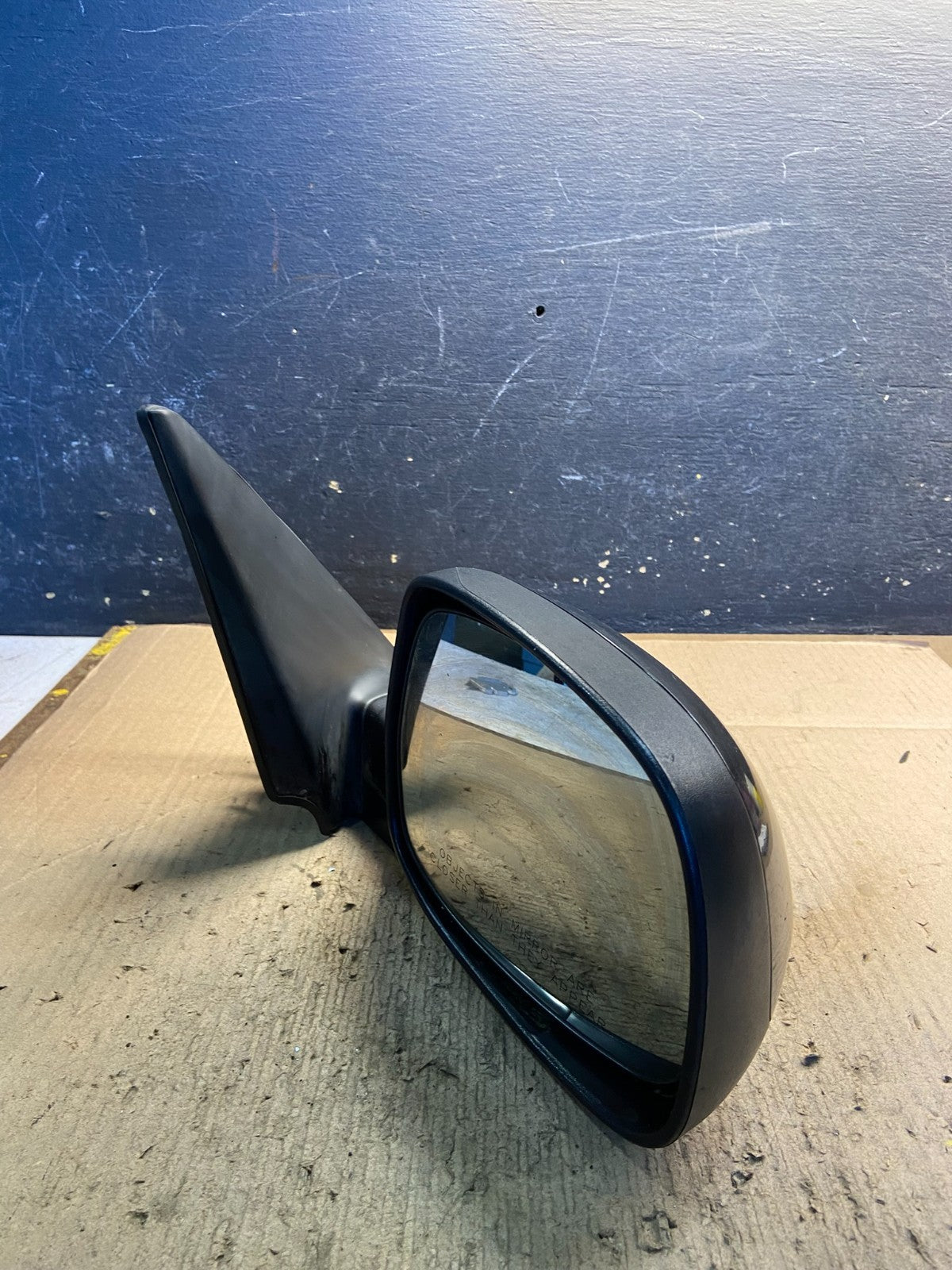 2001 to 2006 Toyota Sequoia Right Passenger View Door Mirror OEM Z2162 DG10
