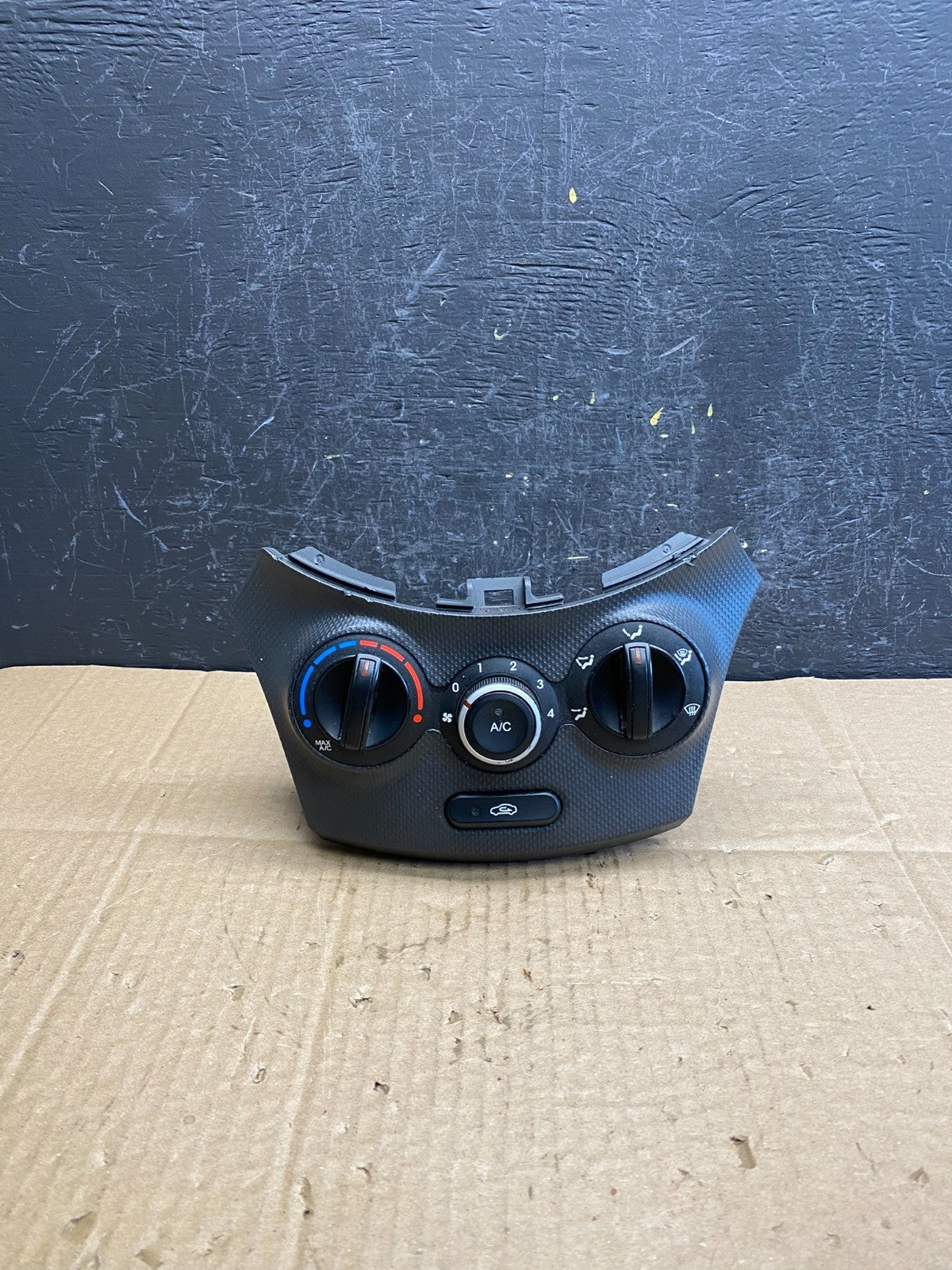 2012 to 2014 Hyundai Accent Center Heater A/C Climate Control Panel ac9472 DG0