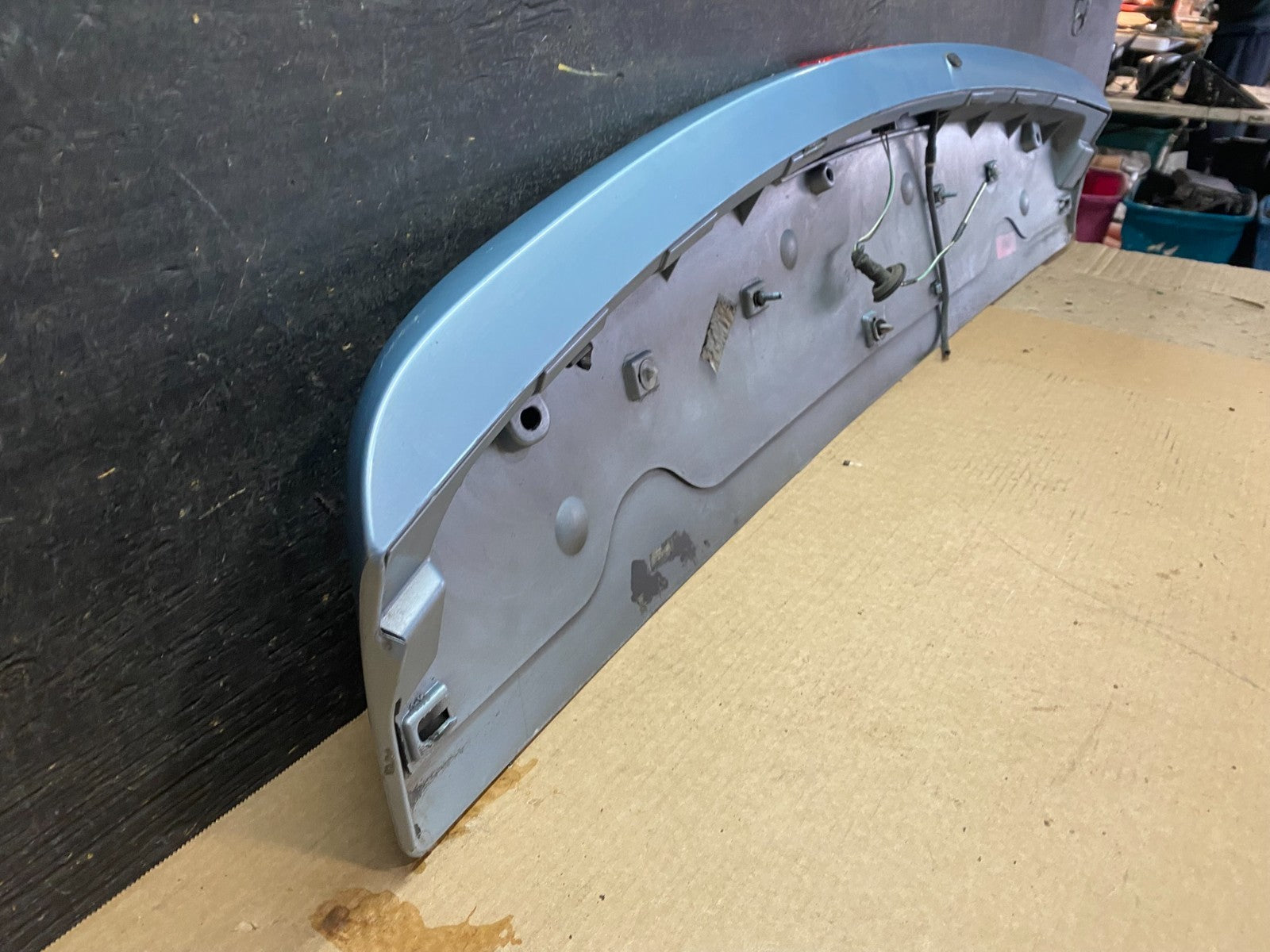 2011 to 2016 Chrysler Town & Country Rear Back Wing Spoiler V6945 DG9
