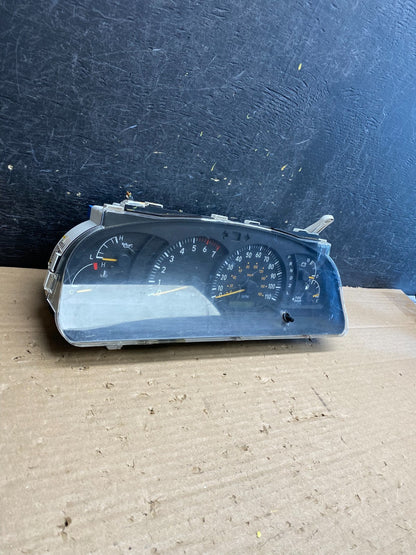 2001 to 2004 Toyota Tundra 4.7L V8 Speedometer Instrument Gauge Cluster AG64651