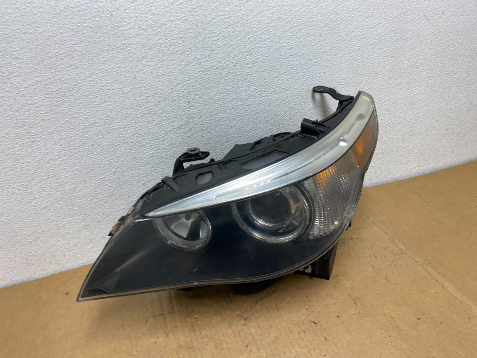 2004 to 2007 BMW 525i 5 Series Headlight Left Driver LH Xenon AFS AC8555 DW2