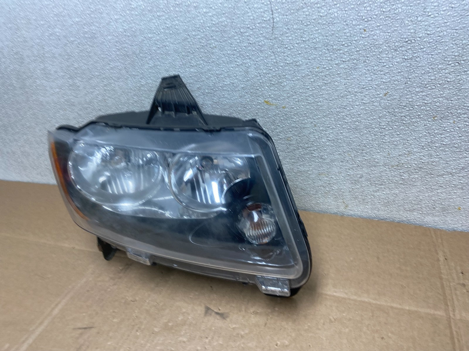 2011-2013 Jeep Grand Cherokee Right Passenger Halogen Headlight Y8590 DG1