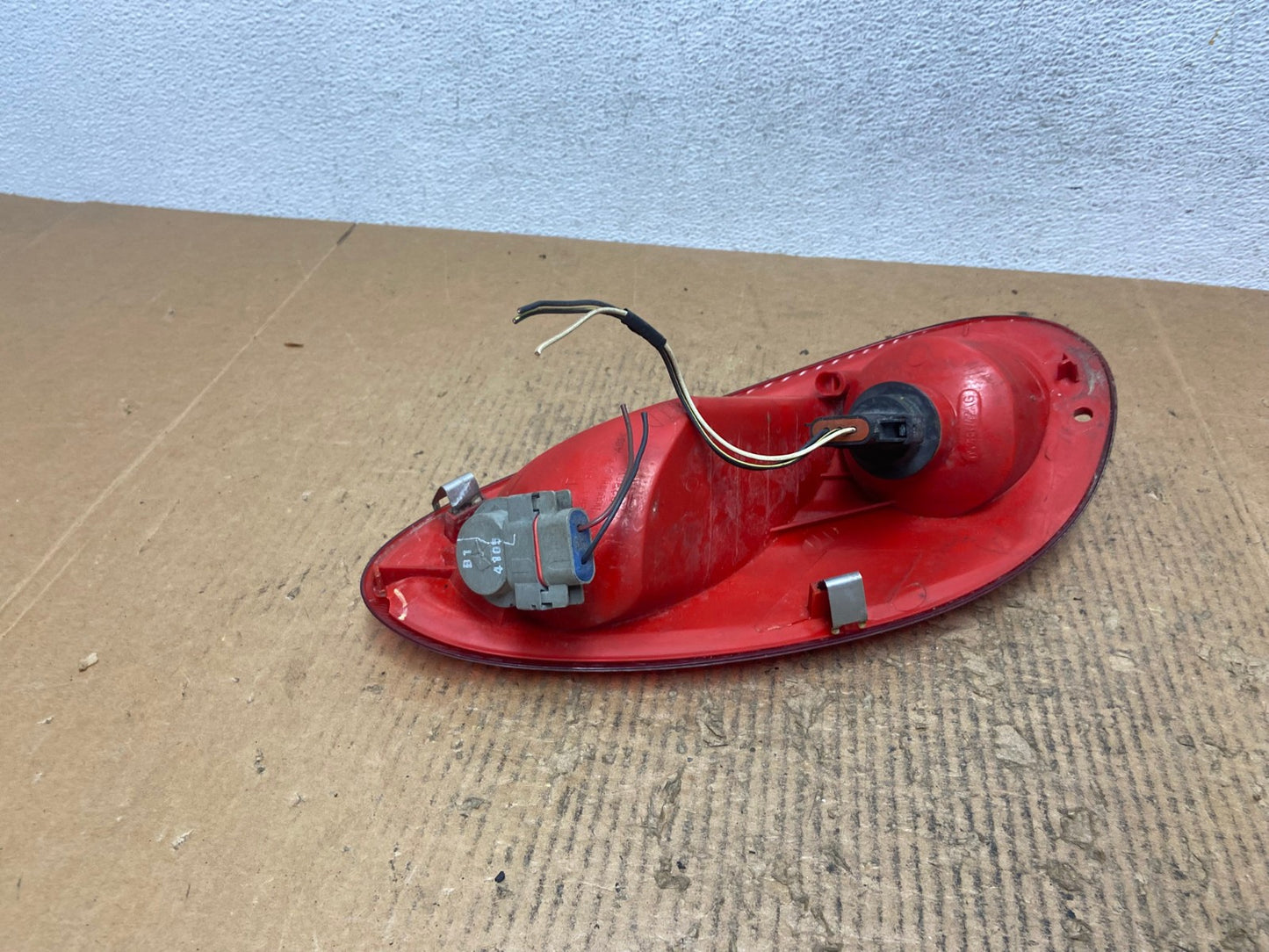 2001 to 2005 Chrysler PT Cruiser Right Passenger Tail Light AE2867 LK4