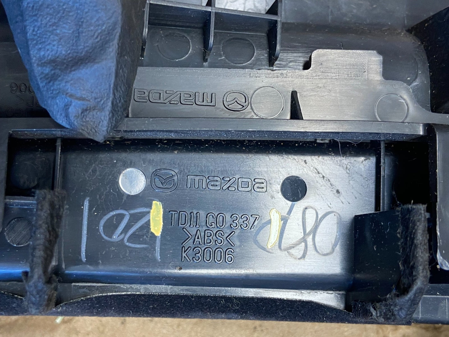 2007 - 2009 Mazda CX-9 Center Bezel Gear Shifter Unit OEM AB9806 DG5