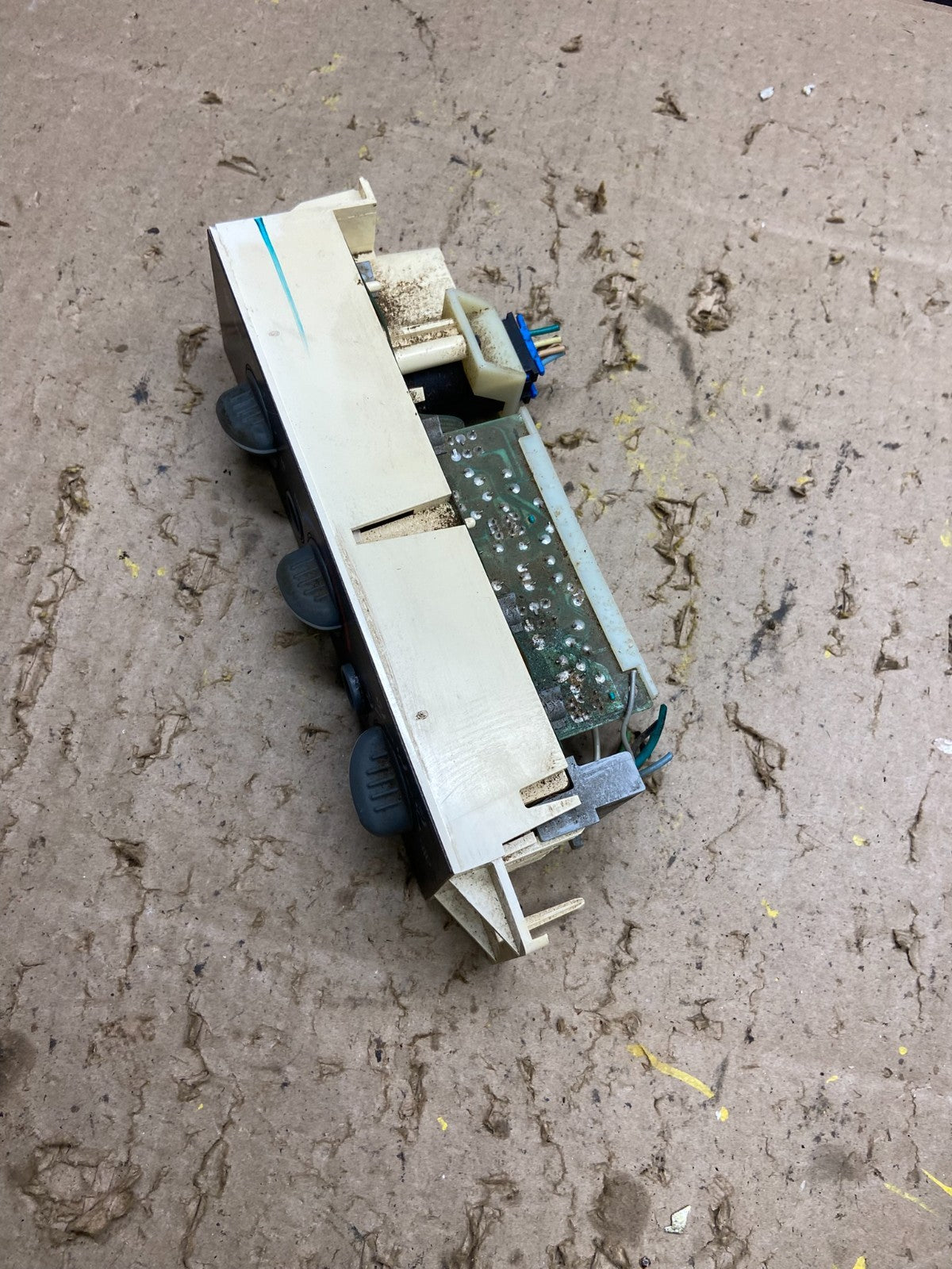 1996-2000 GMC Sierra  Yukon A/C AC Climate Control A/C U5729 DG3