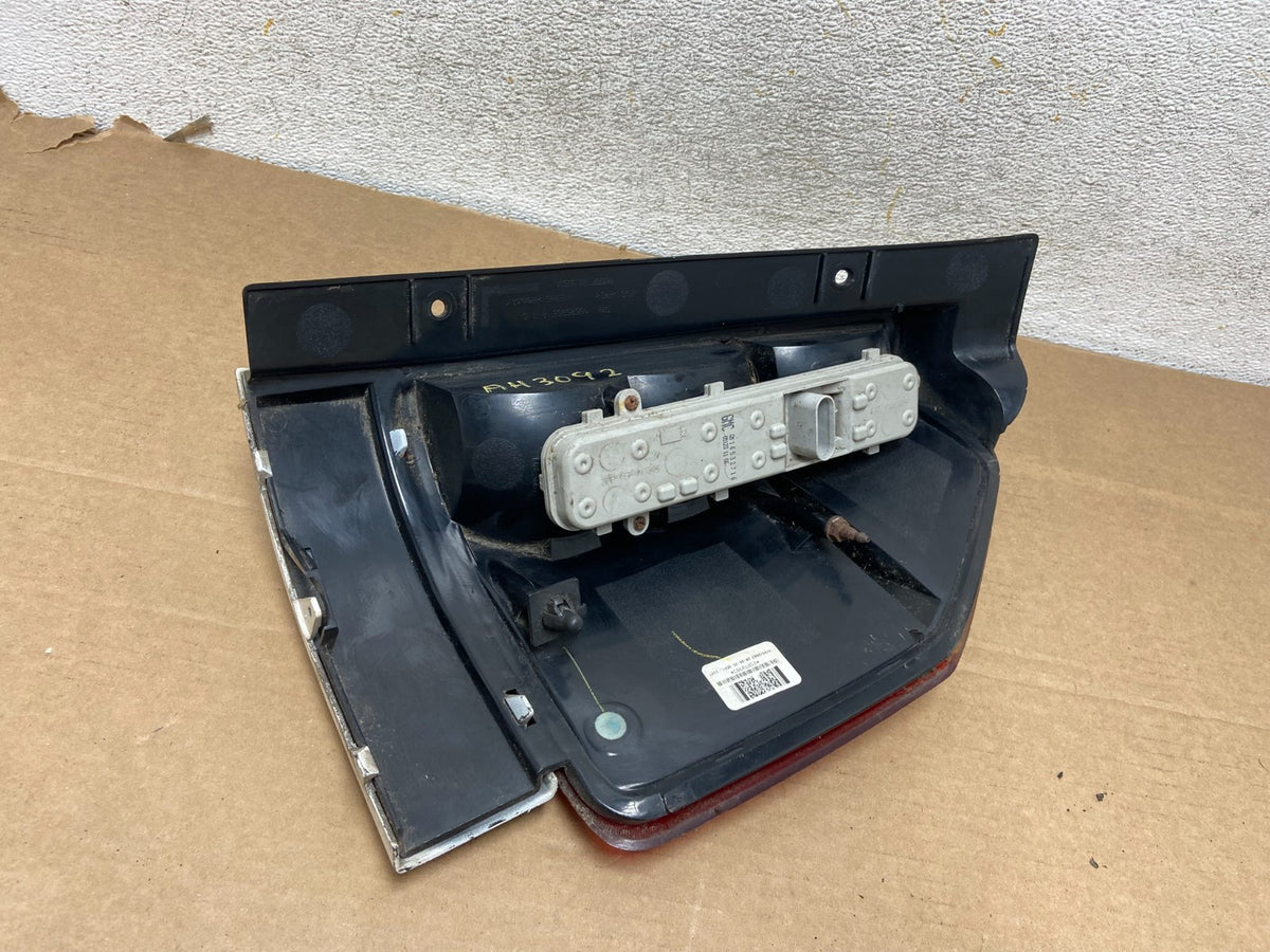 2002 to 2009 Gmc Envoy Left Driver Lh Side Tail Light AH3092 DW6