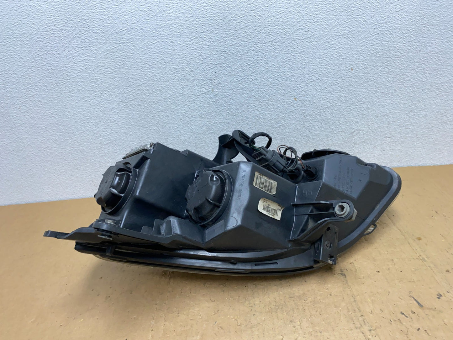 2007-2012 Gmc Acadia Xenon HID Headlight Right Passenger Side AD0518 DW7