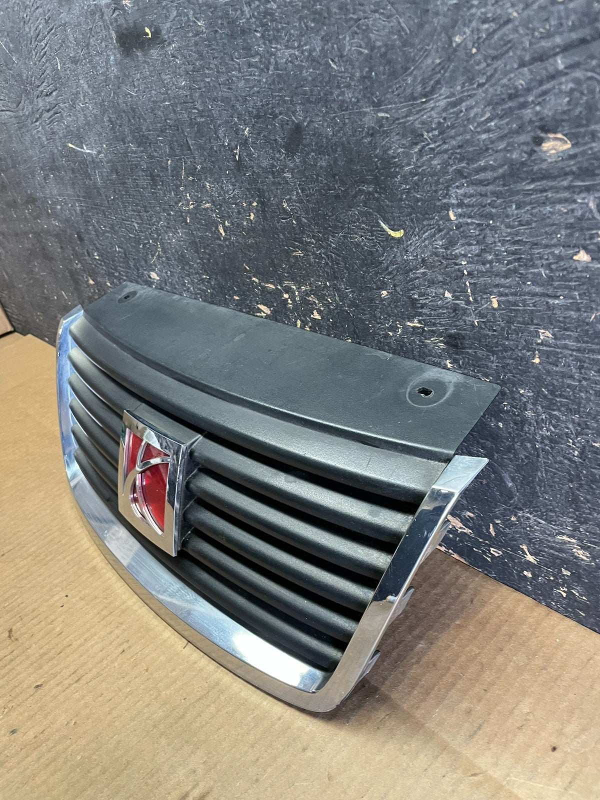 2006 2007 Saturn Vue Front Upper Grille Grill ab2813 DG1