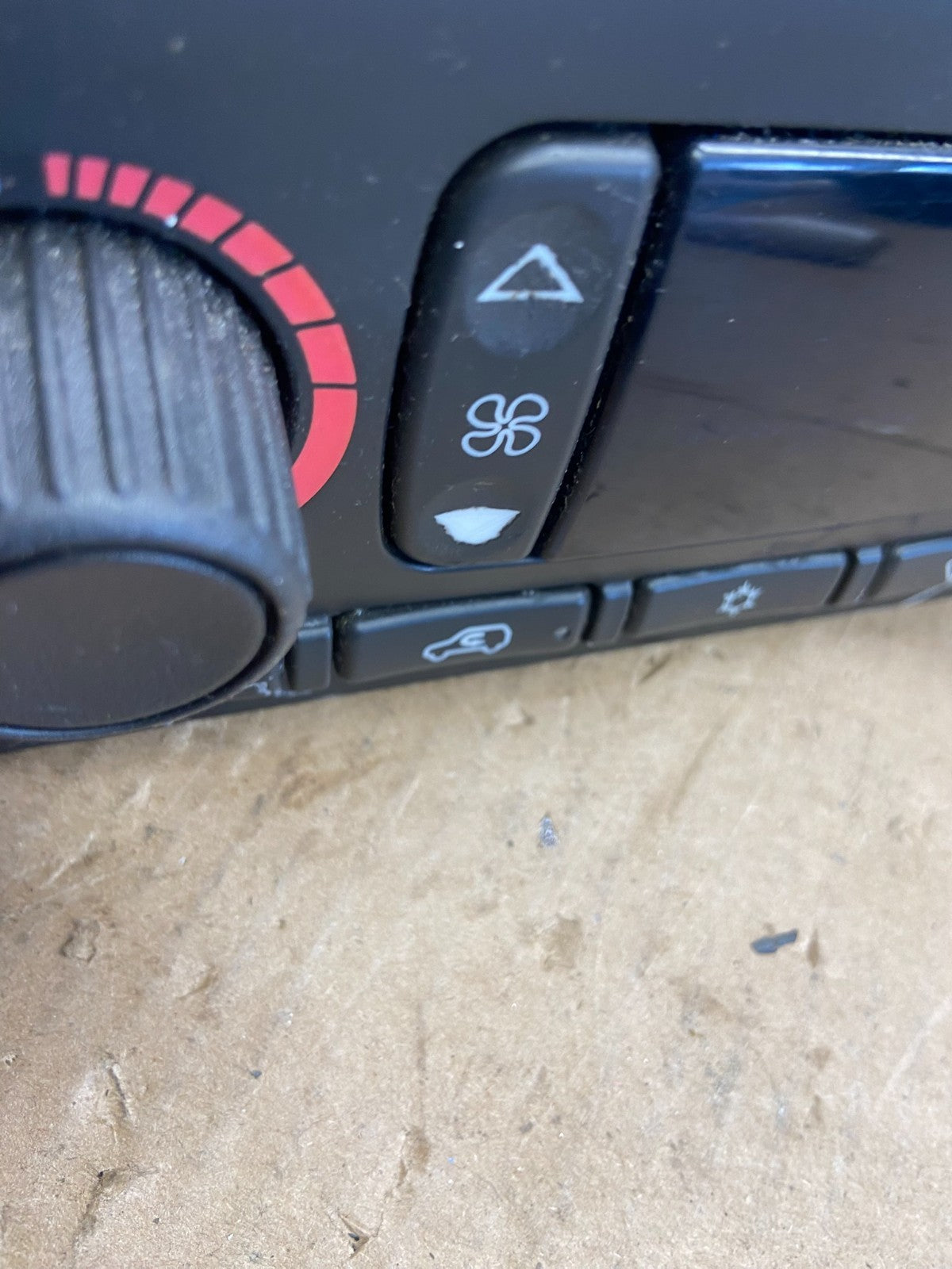 2003-2006 GMC Chevrolet Envoy Trailblazer Climate Control A/C Panel AE4000 DG2