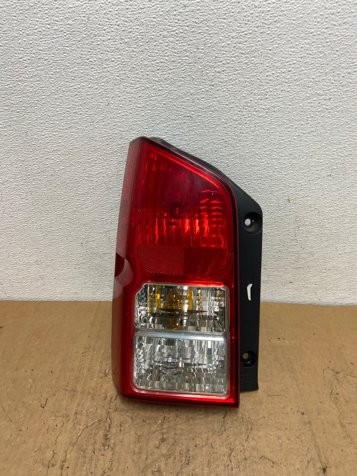 2005 to 2012 Nissan Pathfinder Tail light Left Driver Lh Side AD0534 LK0