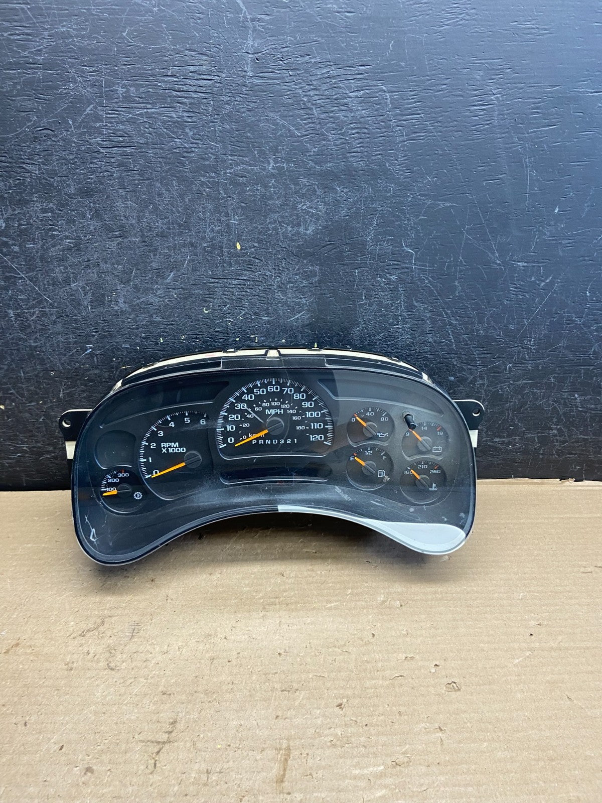2003 to 2006 Chevrolet Silverado Speedometer Instrument Cluster AH3842 DG0