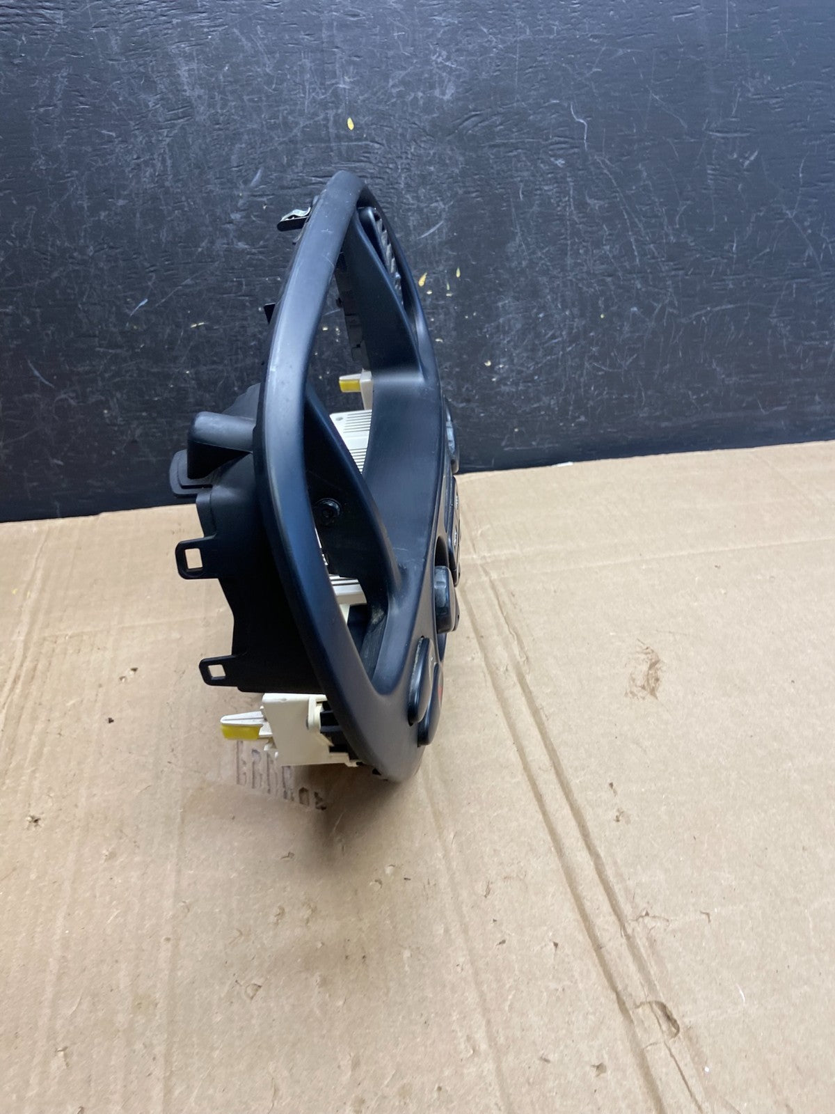 2005 to 2007 Toyota Sequoia AC Temp Heater Climate Control Bezel AD7115 DG3