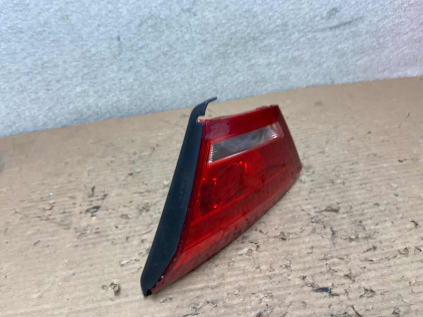 2012 to 2015 Volkswagen Passat Right Passenger Tail light inner Oem AA9798 LK2