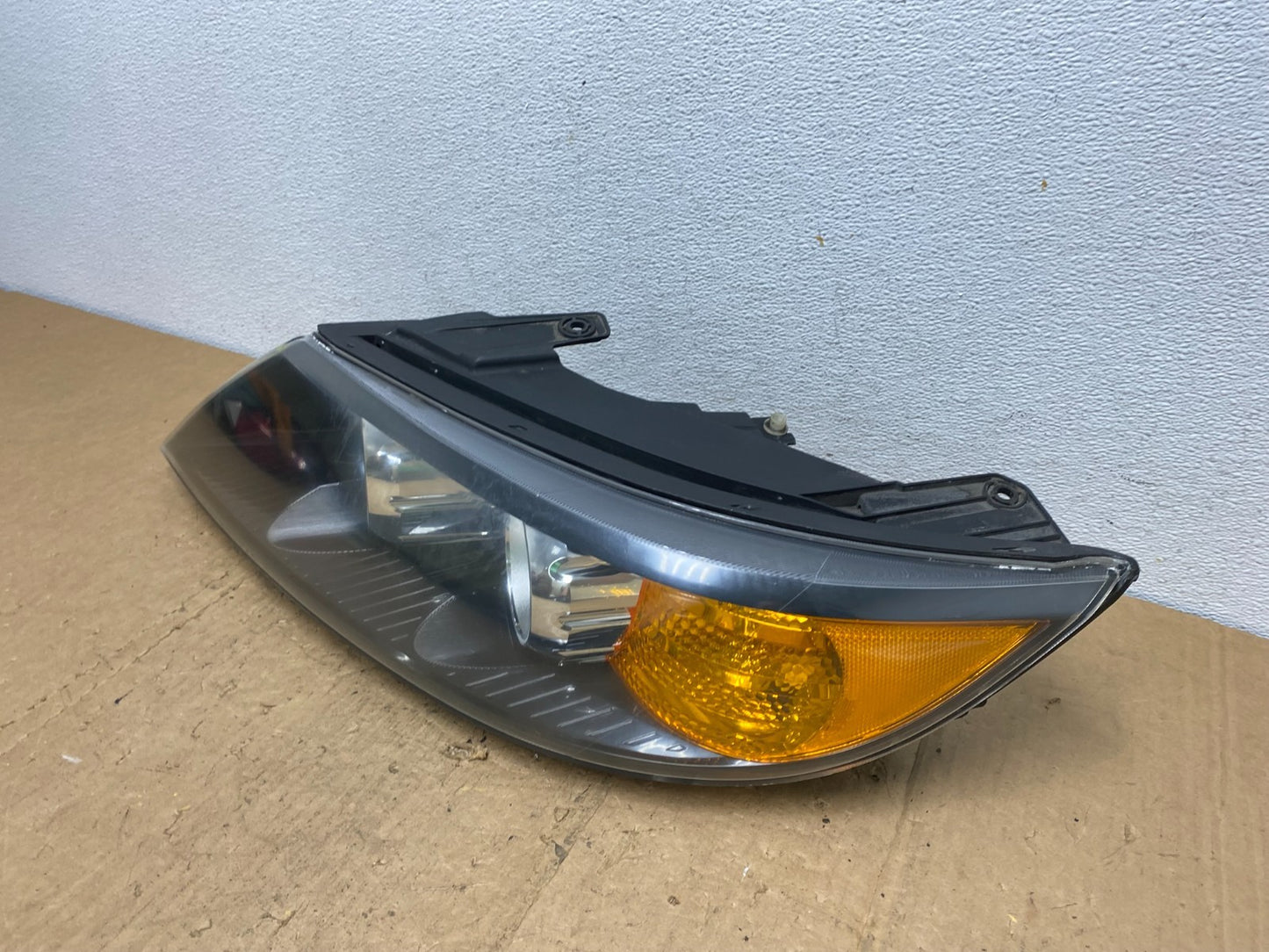 2011 to 2013 Kia Sorento Left Driver LH Side Headlight Halogen AD0560 DW1