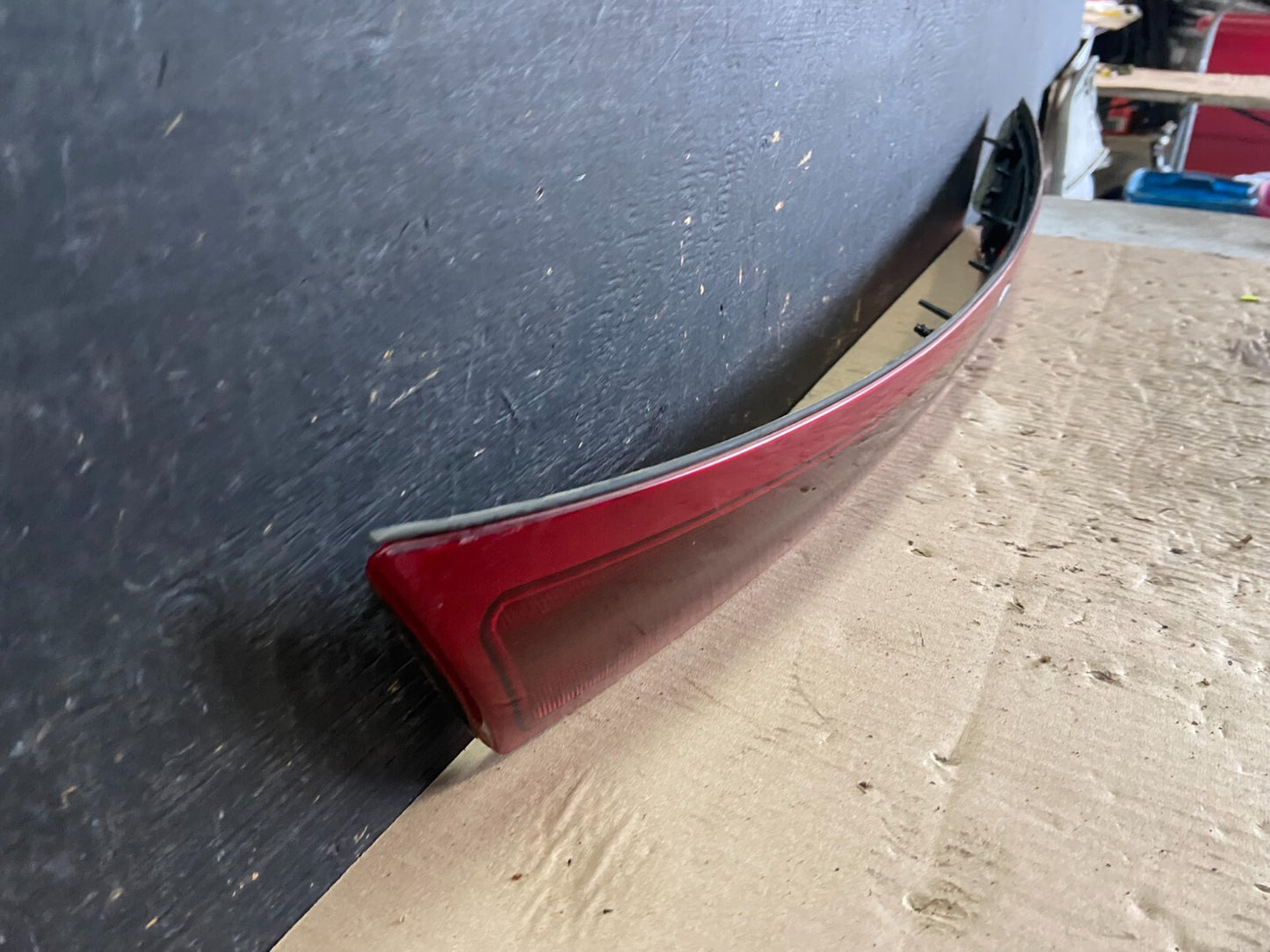 1997 1998 1999 Mercury Grand Marquis Trunk Lid Center Tail Light O0841 DG2