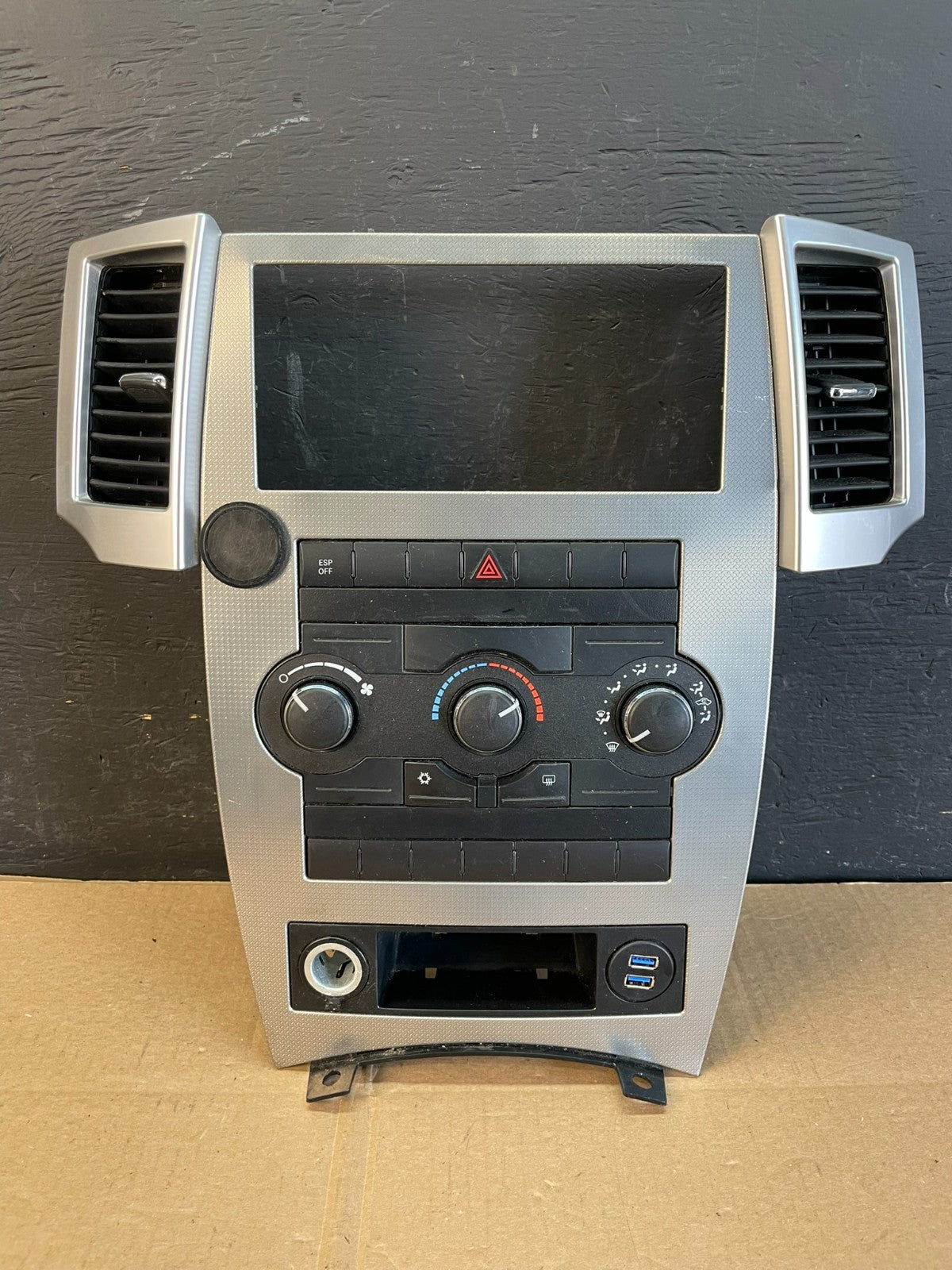 2008 2009 2010 Jeep Commander Grand Cherokee A/C Climate Control Bezel AC2286 DG0
