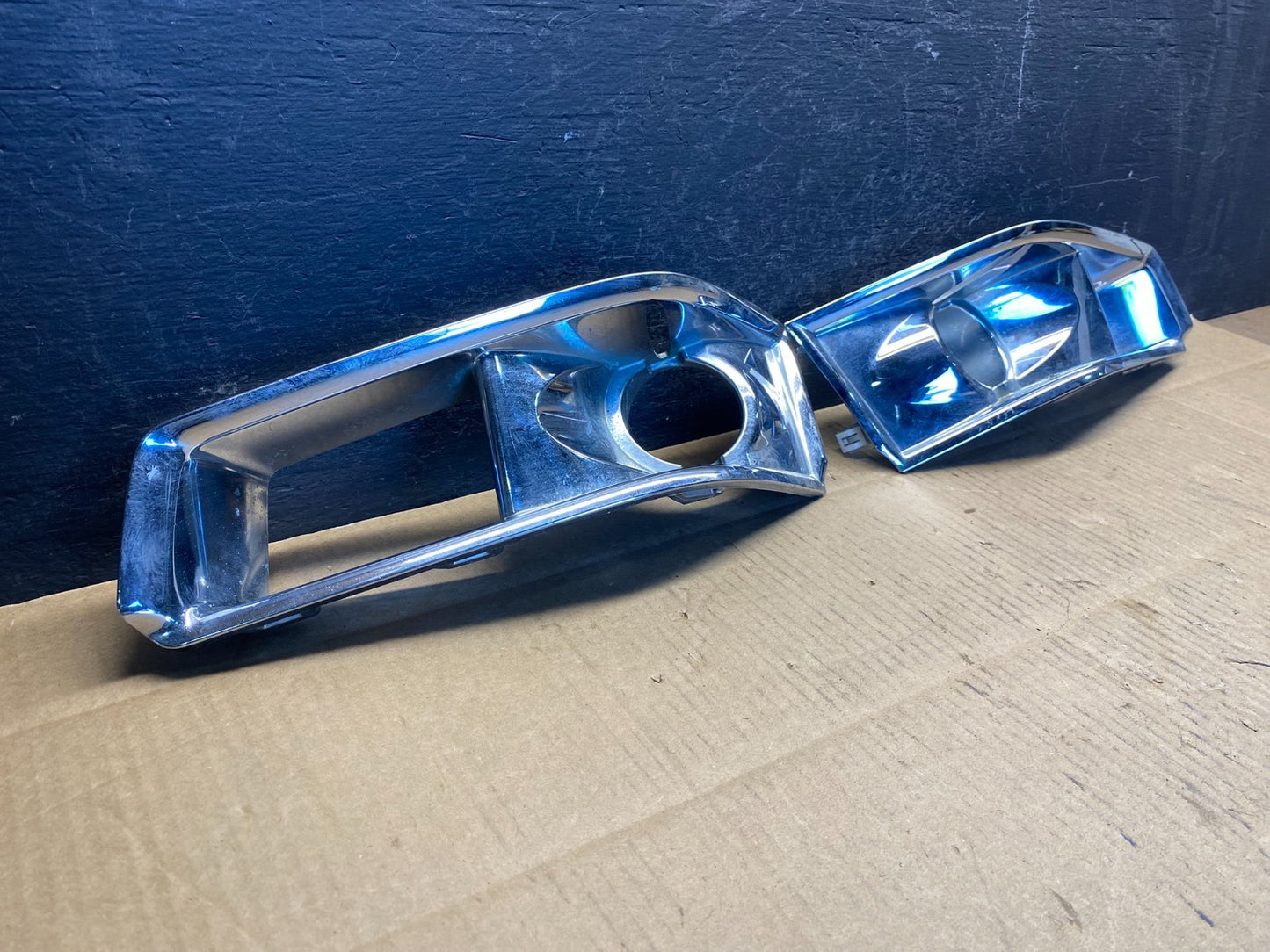 2008 to 2014 Cadillac CTS Left+Right Set Fog Light Cover ad5059 DG2