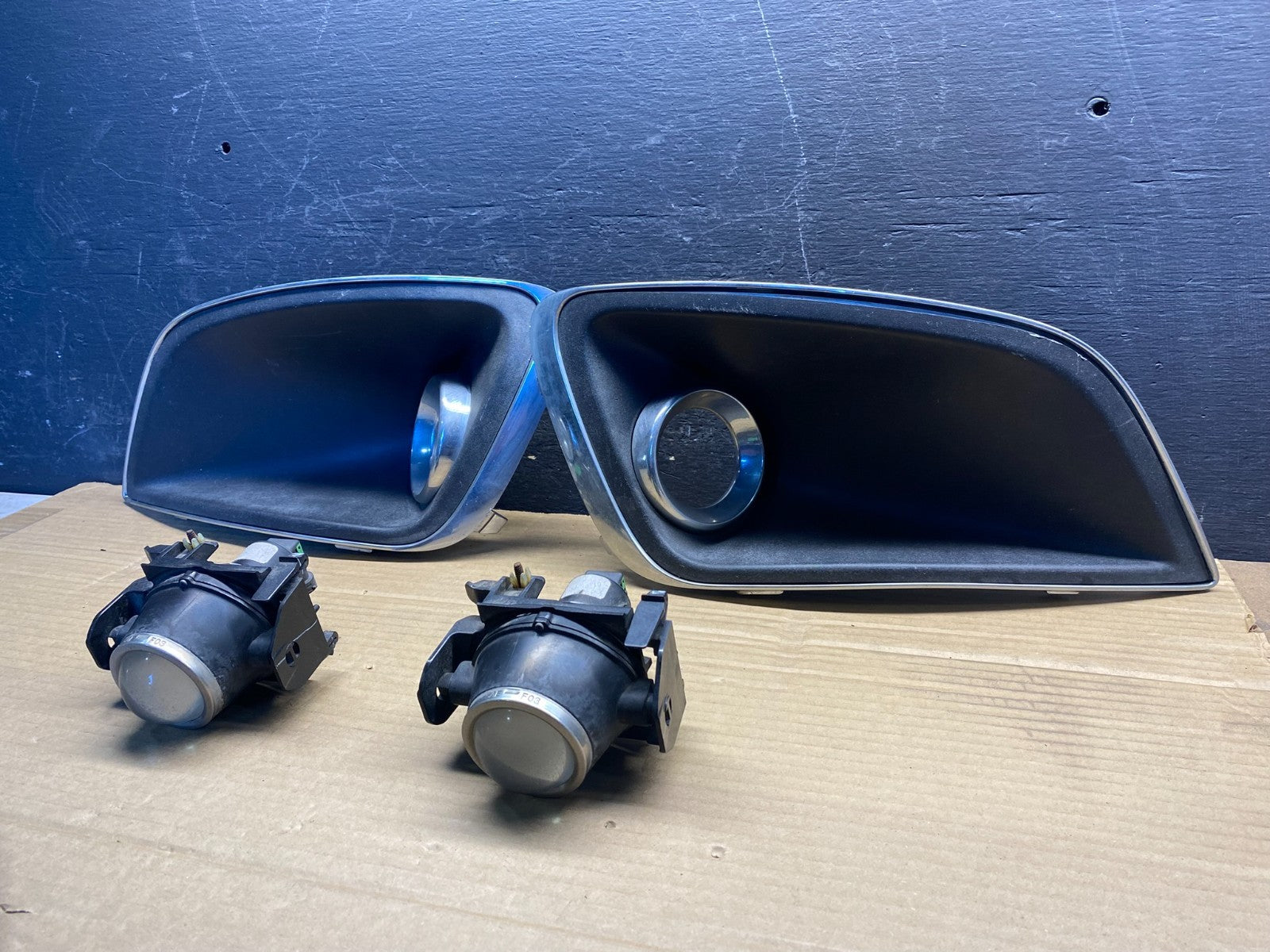 2009 to 2012 Lincoln MKS Left+Right Side Fog Lights2