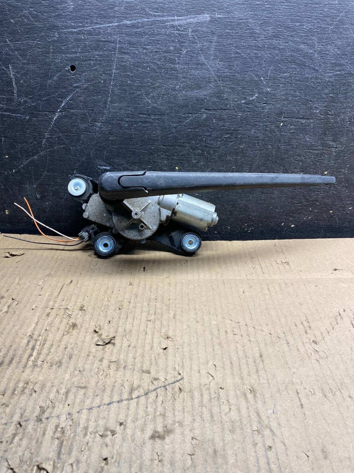 2004 to 2009 Mazda 3 Windshield Rear Wiper Motor y1207 DG0