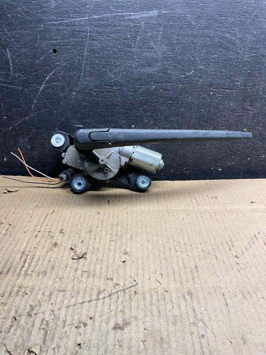 2004 to 2009 Mazda 3 Windshield Rear Wiper Motor y1207 DG0