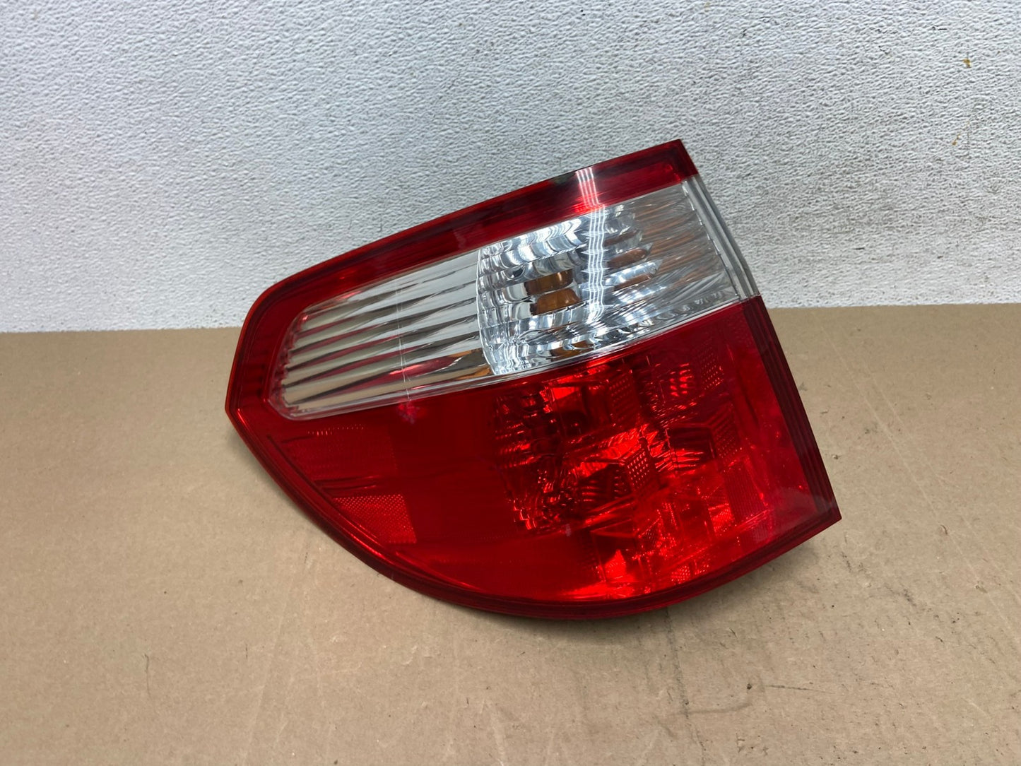 2005 2006 2007 Honda Odyssey Left Driver LH Side Tail Light AE6727 LK0