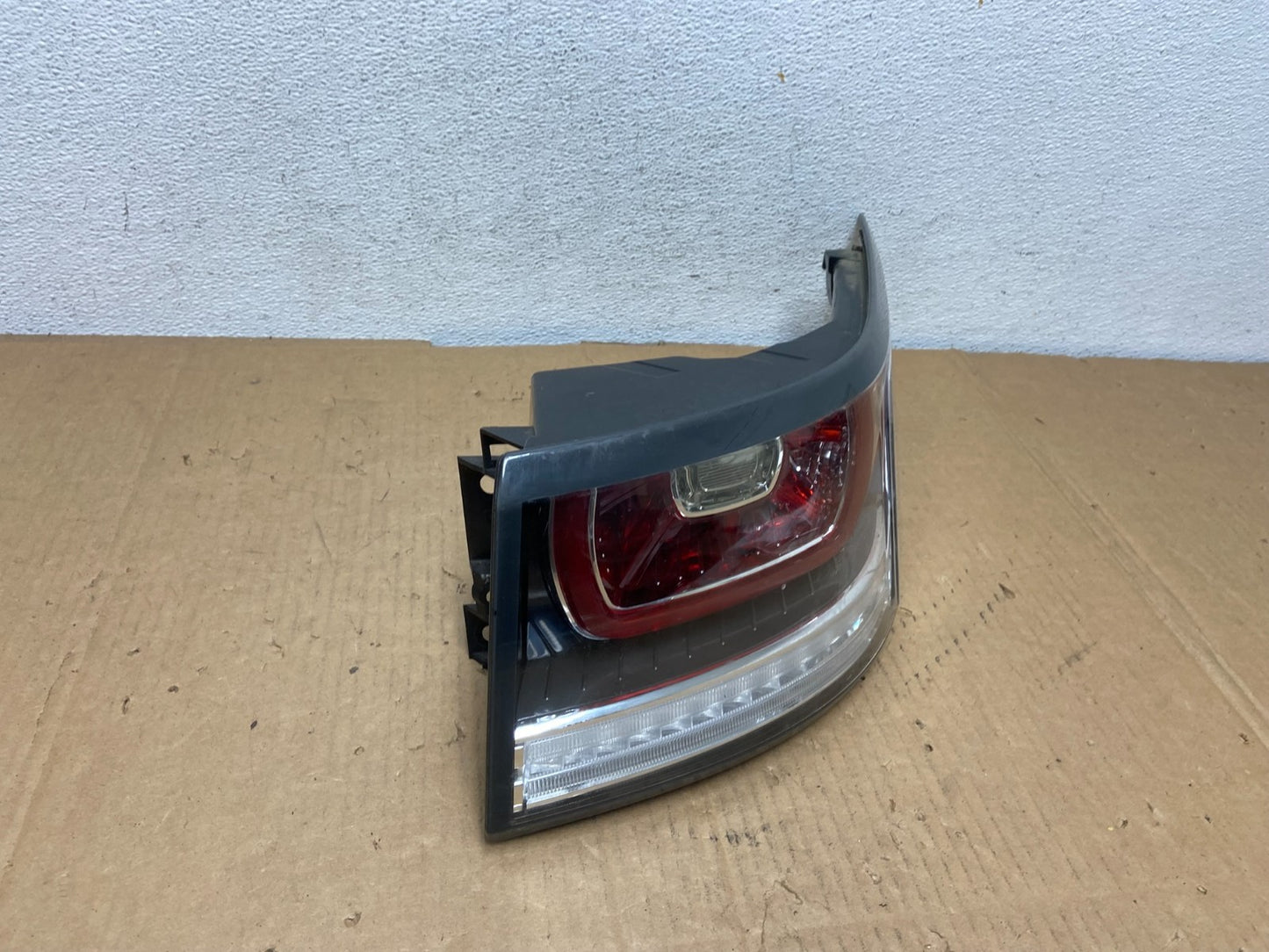 2014 - 2017 Land Rover Range Rover Sport Right Passenger Tail Light AD0974 DG2