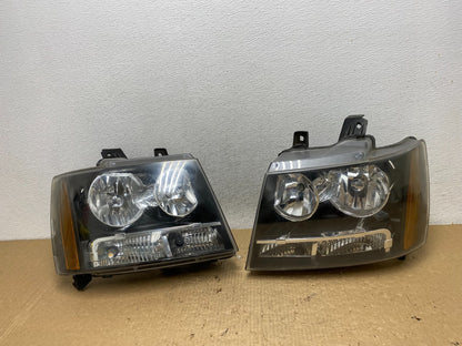 2007 to 2013 Chevrolet Suburban Tahoe Left+Right Set Headlights AF8147 DW0